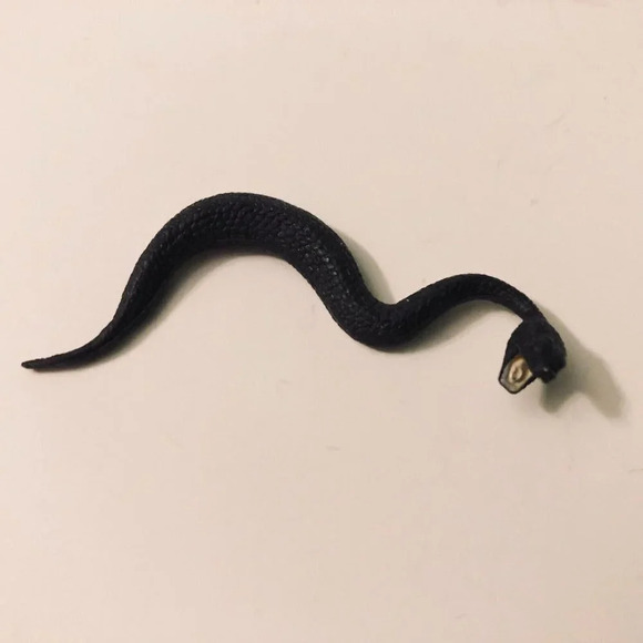 Lot of 5 Safari Ltd Animal Figures Small Snake Dog Stegosaurus Dinosaur - Picture 5 of 16